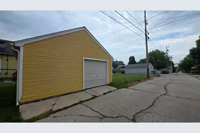 1423 N 17th St, Sheboygan, WI 53081 - Photo 34