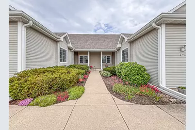 650  Waters Edge Dr, Whitewater, WI 53190 - Photo 2