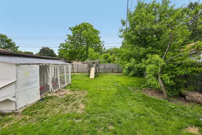 8801 W Lawn Ave, Milwaukee, WI 53225 - Photo 28