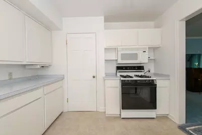 4279 N 41st St, Milwaukee, WI 53216 - Photo 10