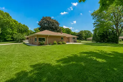 6901 N Crestwood Dr, Glendale, WI 53209 - Photo 18