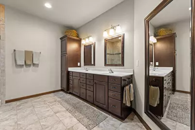 2406  Deercrest Ct, Waukesha, WI 53188 - Photo 38