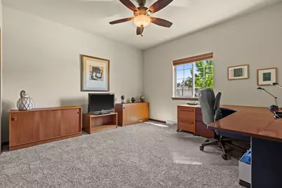 2406  Deercrest Ct, Waukesha, WI 53188 - Photo 12