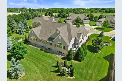 2406  Deercrest Ct, Waukesha, WI 53188 - Photo 4