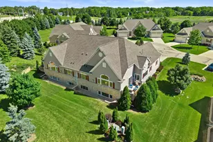2406 Deer Crest Ct, Waukesha, WI 53188 - Photo 4