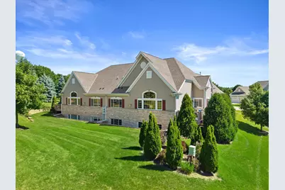 2406  Deercrest Ct, Waukesha, WI 53188 - Photo 6