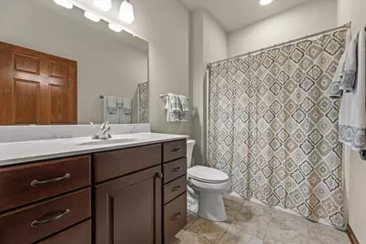 2406  Deercrest Ct, Waukesha, WI 53188 - Photo 14