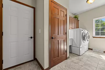 2406  Deercrest Ct, Waukesha, WI 53188 - Photo 24