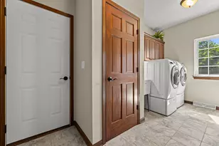 2406 Deer Crest Ct, Waukesha, WI 53188 - Photo 24