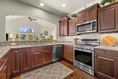 2406  Deercrest Ct, Waukesha, WI 53188 - Photo 30