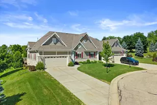 2406 Deer Crest Ct, Waukesha, WI 53188 - Photo 2