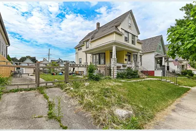 2437 S 29th St, Milwaukee, WI 53215 - Photo 2