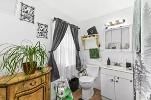 2437 S 29th St, Milwaukee, WI 53215 - Photo 14
