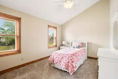 10133 N Foxkirk Dr, Mequon, WI 53097 - Photo 32