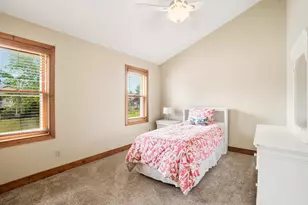 10133 N Foxkirk Dr, Mequon, WI 53097 - Photo 32