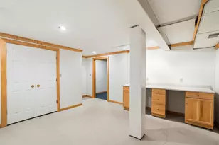 10133 N Foxkirk Dr, Mequon, WI 53097 - Photo 40