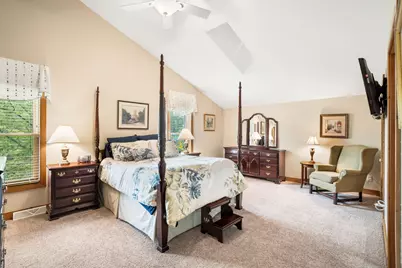10133 N Foxkirk Dr, Mequon, WI 53097 - Photo 24