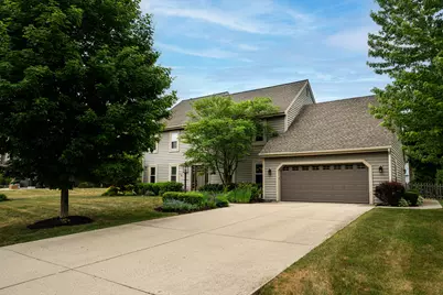 10133 N Foxkirk Dr, Mequon, WI 53097 - Photo 2