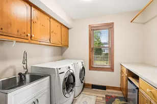 10133 N Foxkirk Dr, Mequon, WI 53097 - Photo 22
