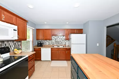 213  McDivitt Ln, Mukwonago, WI 53149 - Photo 6