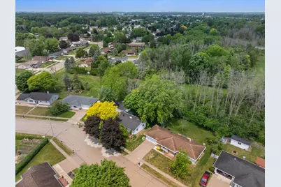 1441  Lee Cir, Manitowoc, WI 54220 - Photo 30