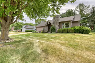 798  Greenway Ter, Hartland, WI 53029 - Photo 1
