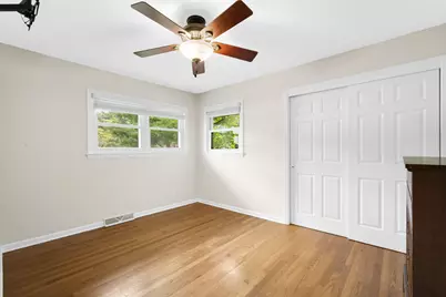 N51W15674  Fair Oak Pkwy, Menomonee Falls, WI 53051 - Photo 10