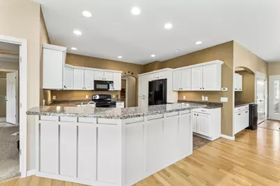 1281  Bentgrass Ct, Onalaska, WI 54650 - Photo 4