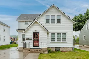 736 2nd Ave, West Bend, WI 53095 - Photo 2