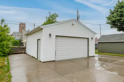 736  2nd Ave, West Bend, WI 53095 - Photo 22
