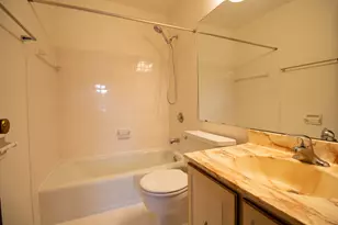 8751 W Oklahoma Ave, Milwaukee, WI 53227 - Photo 12