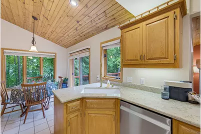 3532 S 121st Ct, Greenfield, WI 53228 - Photo 8