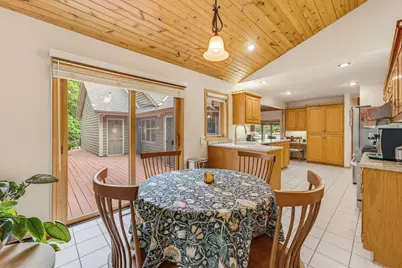 3532 S 121st Ct, Greenfield, WI 53228 - Photo 6