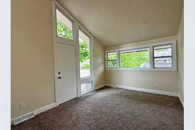 1224 W Baldwin Ct, Mequon, WI 53092 - Photo 16