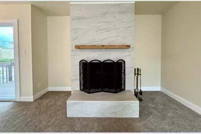 1224 W Baldwin Ct, Mequon, WI 53092 - Photo 8