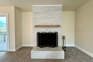 1224 W Baldwin Ct, Mequon, WI 53092 - Photo 8