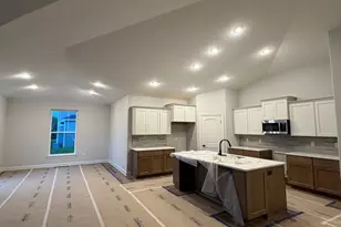 9800 N Migratory Ct, Mequon, WI 53097 - Photo 6