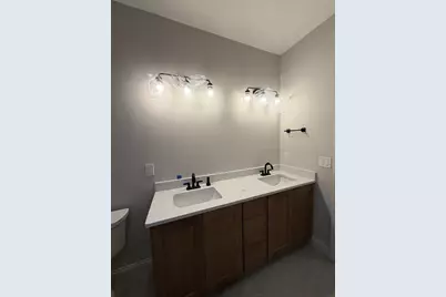 9800 N Migratory Ct, Mequon, WI 53097 - Photo 16