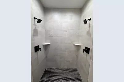 9800 N Migratory Ct, Mequon, WI 53097 - Photo 10