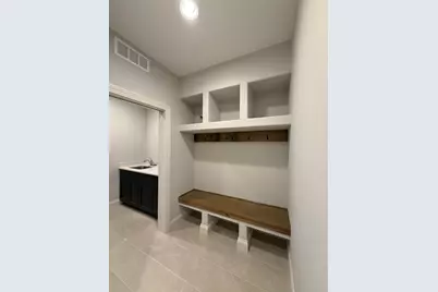 9800 N Migratory Ct, Mequon, WI 53097 - Photo 4