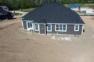 9800 N Migratory Ct, Mequon, WI 53097 - Photo 2