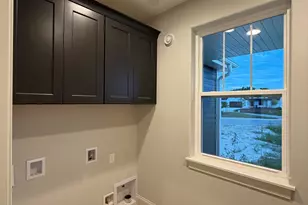 9800 N Migratory Ct, Mequon, WI 53097 - Photo 14