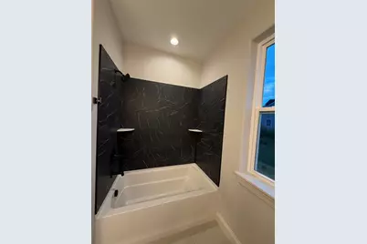 9800 N Migratory Ct, Mequon, WI 53097 - Photo 10