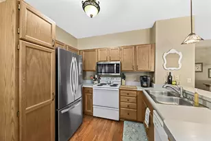 9258 W Kelly Pl, Greendale, WI 53130 - Photo 12