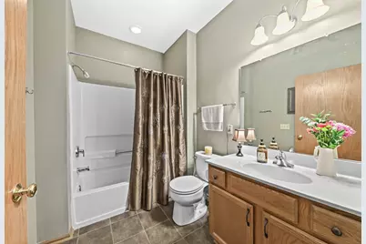 9258 W Kelly Pl, Greendale, WI 53130 - Photo 18