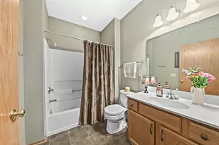 9258 W Kelly Pl, Greendale, WI 53130 - Photo 18