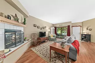 9258 W Kelly Pl, Greendale, WI 53130 - Photo 4