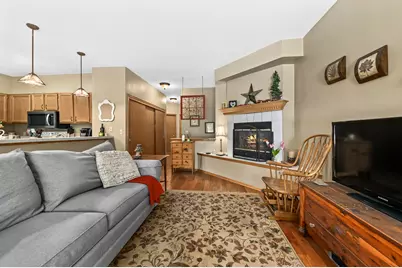 9258 W Kelly Pl, Greendale, WI 53130 - Photo 6
