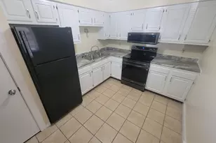1014 Pine St, La Crosse, WI 54601 - Photo 4