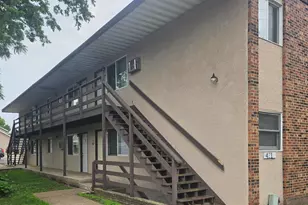 421 10th St, La Crosse, WI 54601 - Photo 1